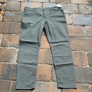 NEW WITH TAGS H&M SKINNY FIT ANKLE LENGTH JEANS, SIZE 31